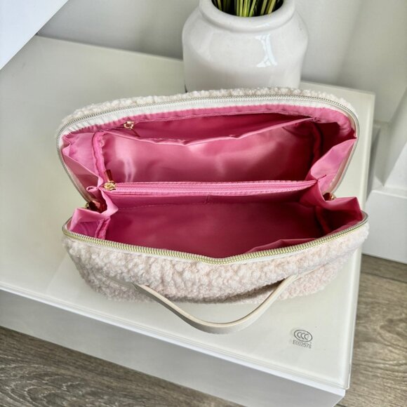 New Shiseido Teddy Sherpa Cosmetics Makeup Bag - Picture 2 of 4